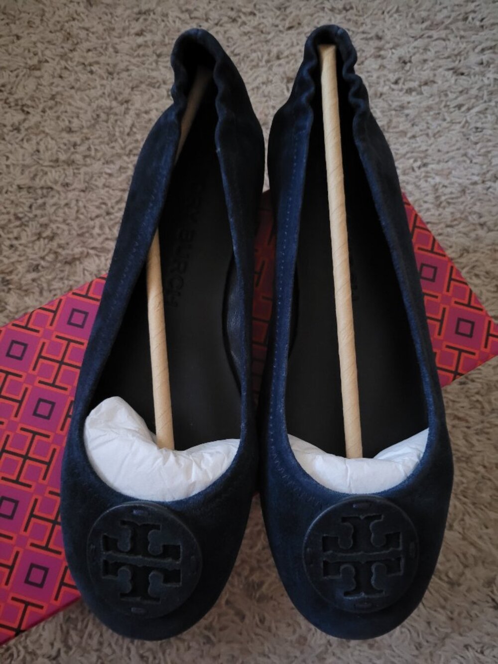 NIB Tory Burch Minnie Travel Ballet w/Logo Natural Suede - 8.5